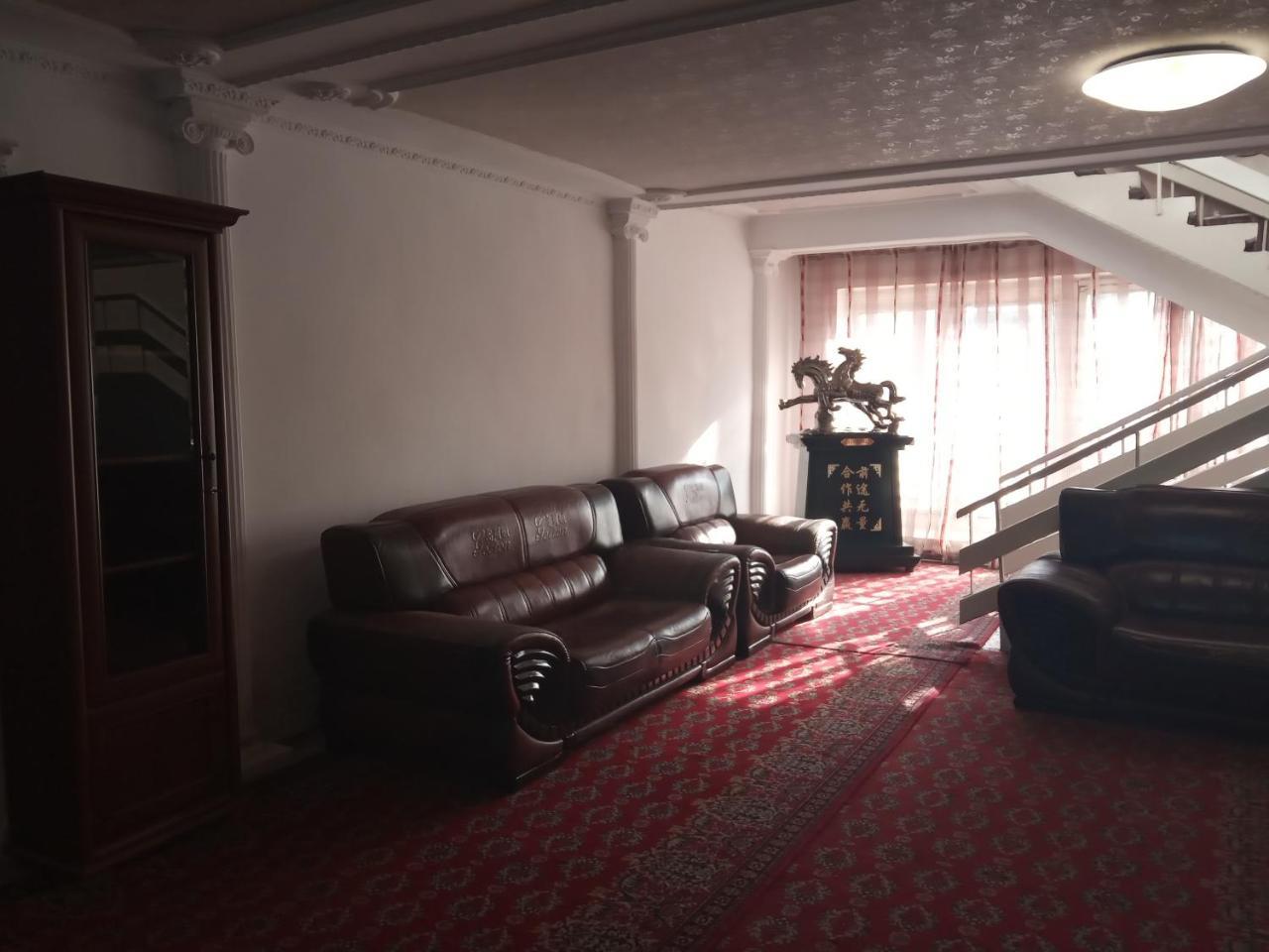 Panainn Hotel Almaty Esterno foto